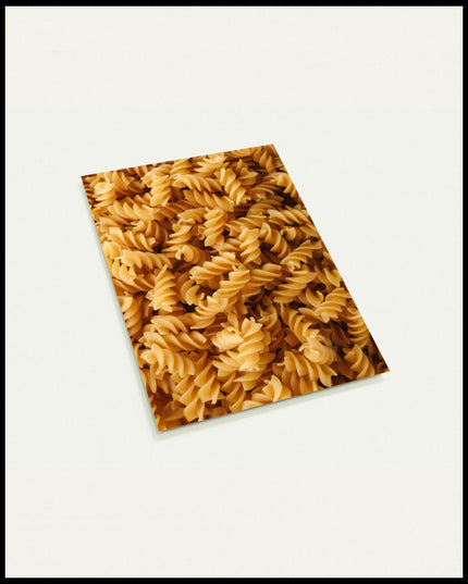 Eine Postkarte von vielen Fusilli Nudeln.